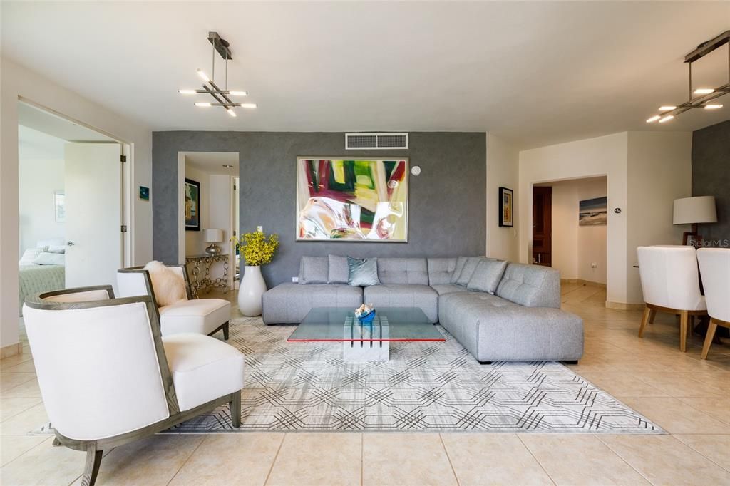 For Sale: $1,100,000 (3 beds, 3 baths, 1963 Square Feet)