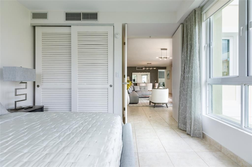 For Sale: $1,100,000 (3 beds, 3 baths, 1963 Square Feet)