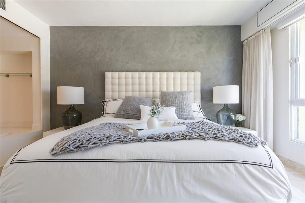 For Sale: $1,100,000 (3 beds, 3 baths, 1963 Square Feet)