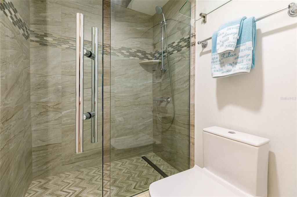 For Sale: $1,100,000 (3 beds, 3 baths, 1963 Square Feet)