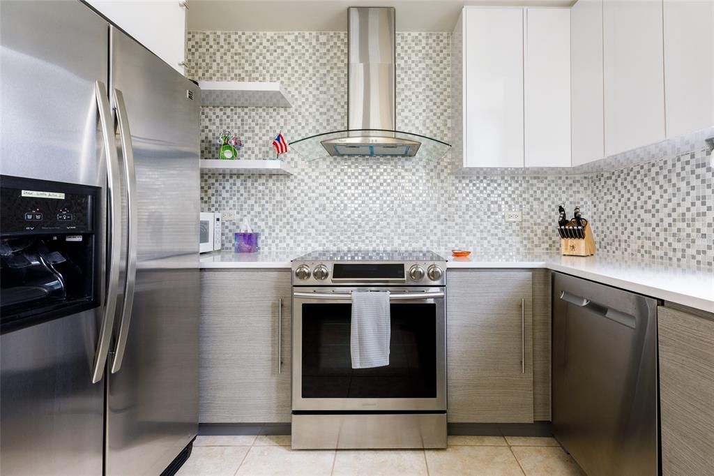 For Sale: $1,100,000 (3 beds, 3 baths, 1963 Square Feet)