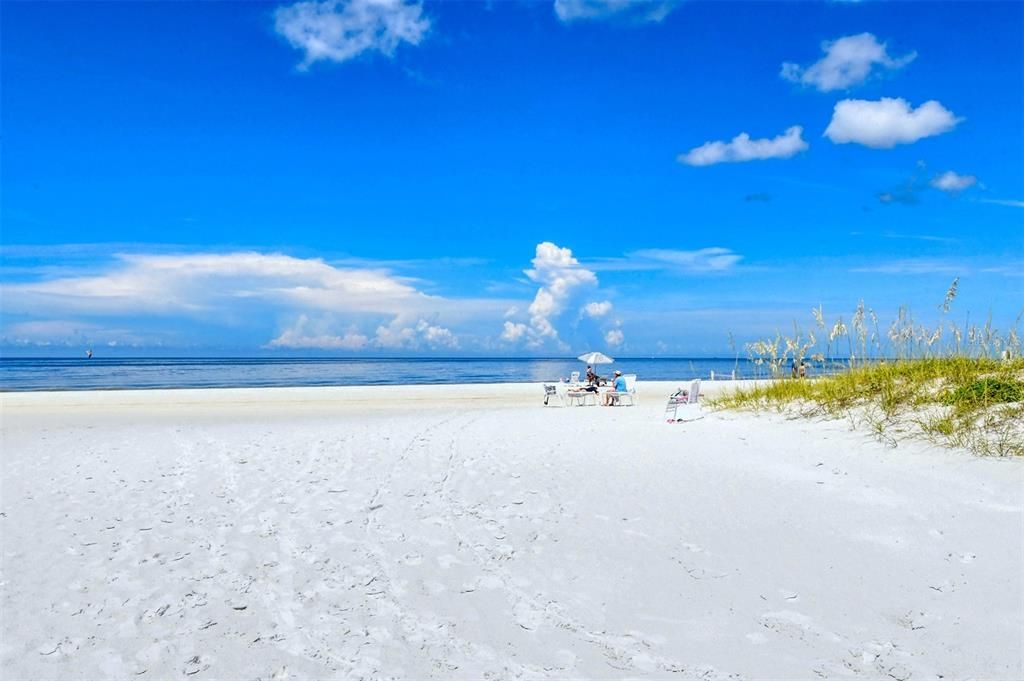 For Sale: $699,000 (2 beds, 2 baths, 1387 Square Feet)