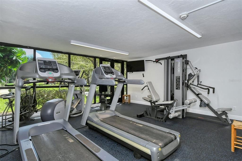 For Sale: $699,000 (2 beds, 2 baths, 1387 Square Feet)