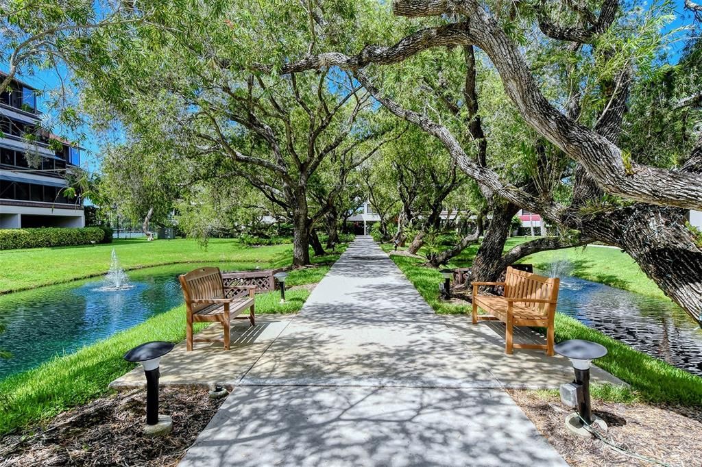 For Sale: $699,000 (2 beds, 2 baths, 1387 Square Feet)