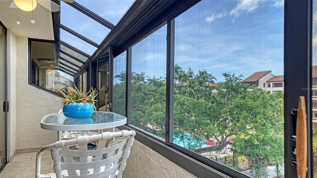 For Sale: $699,000 (2 beds, 2 baths, 1387 Square Feet)