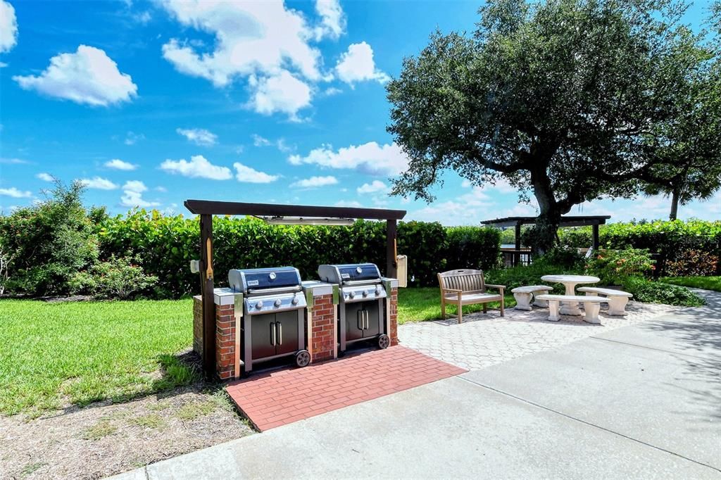 For Sale: $699,000 (2 beds, 2 baths, 1387 Square Feet)