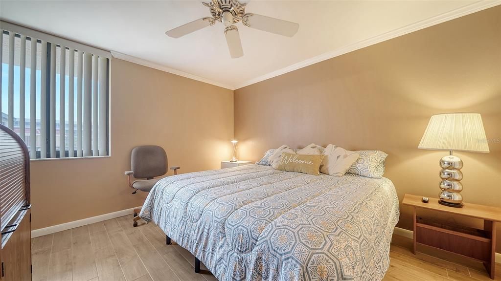 For Sale: $699,000 (2 beds, 2 baths, 1387 Square Feet)