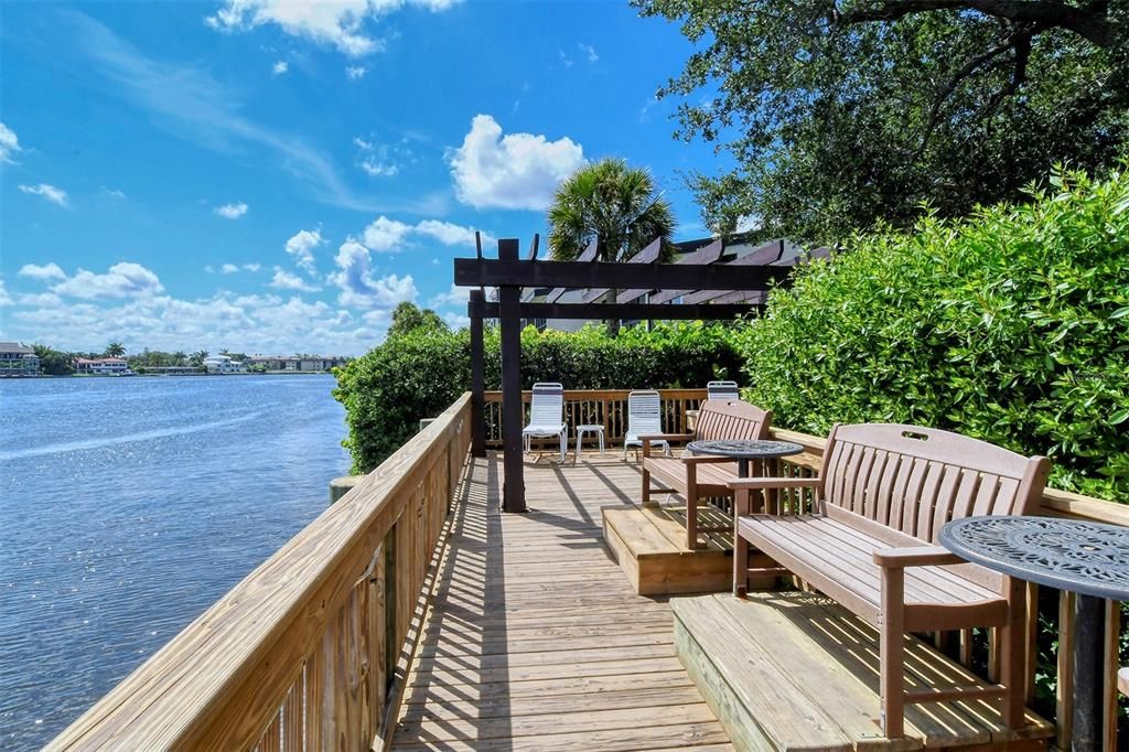 For Sale: $699,000 (2 beds, 2 baths, 1387 Square Feet)