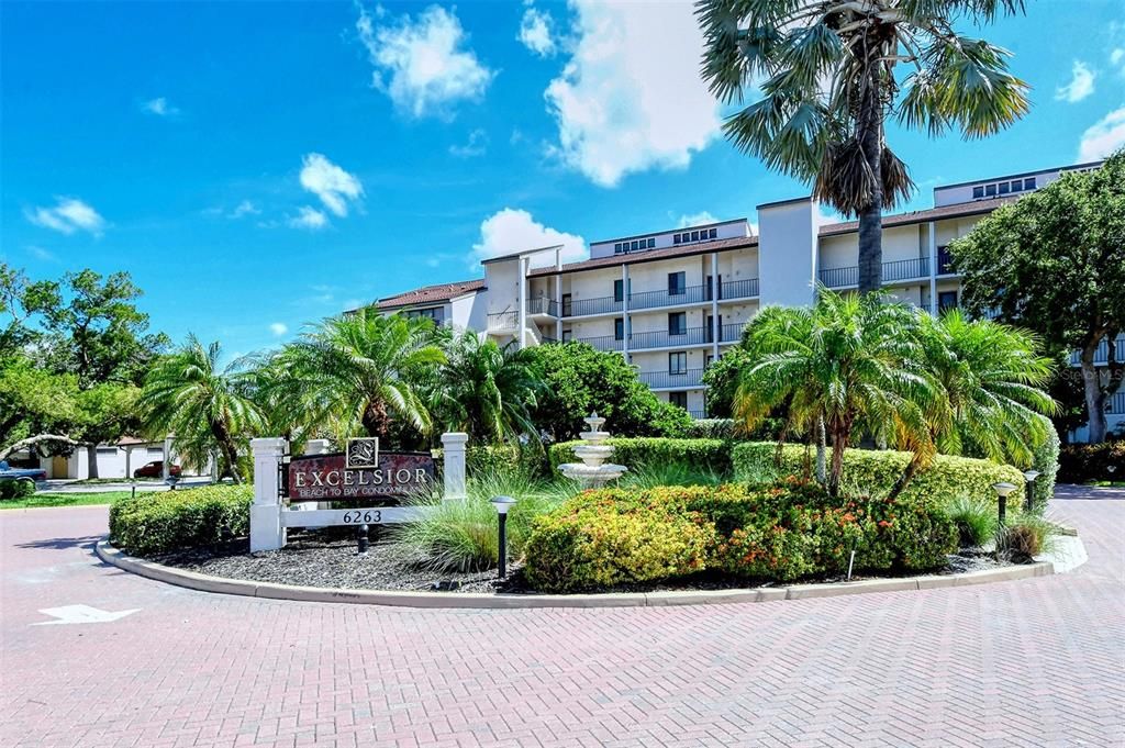 For Sale: $699,000 (2 beds, 2 baths, 1387 Square Feet)