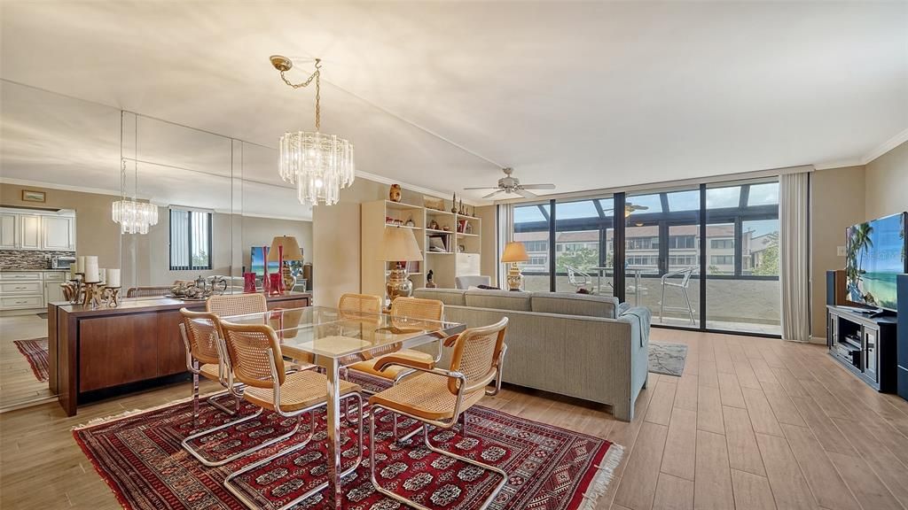 For Sale: $699,000 (2 beds, 2 baths, 1387 Square Feet)