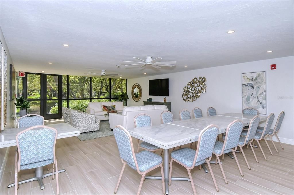 For Sale: $699,000 (2 beds, 2 baths, 1387 Square Feet)