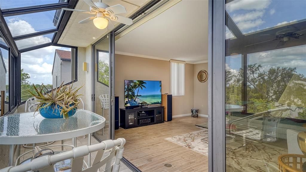 For Sale: $699,000 (2 beds, 2 baths, 1387 Square Feet)