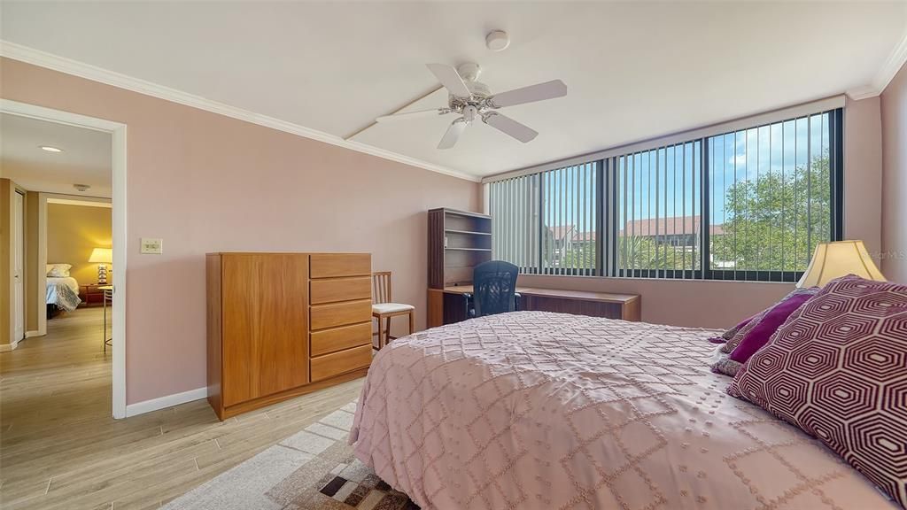 For Sale: $699,000 (2 beds, 2 baths, 1387 Square Feet)