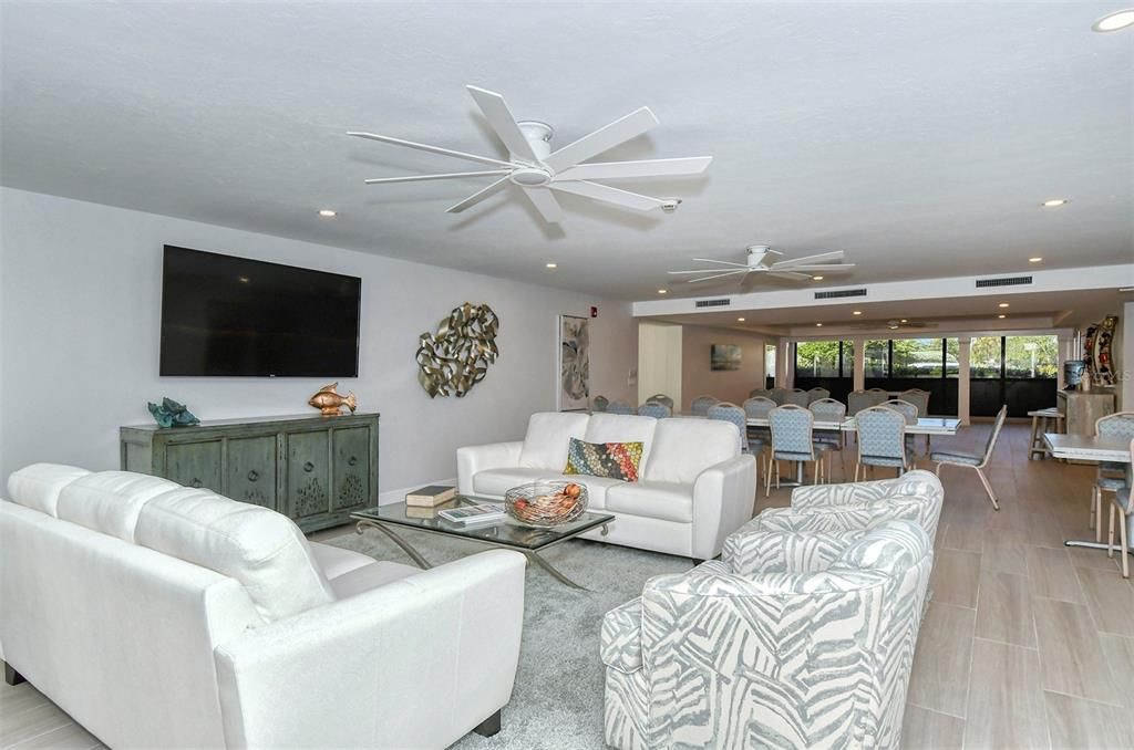 For Sale: $699,000 (2 beds, 2 baths, 1387 Square Feet)