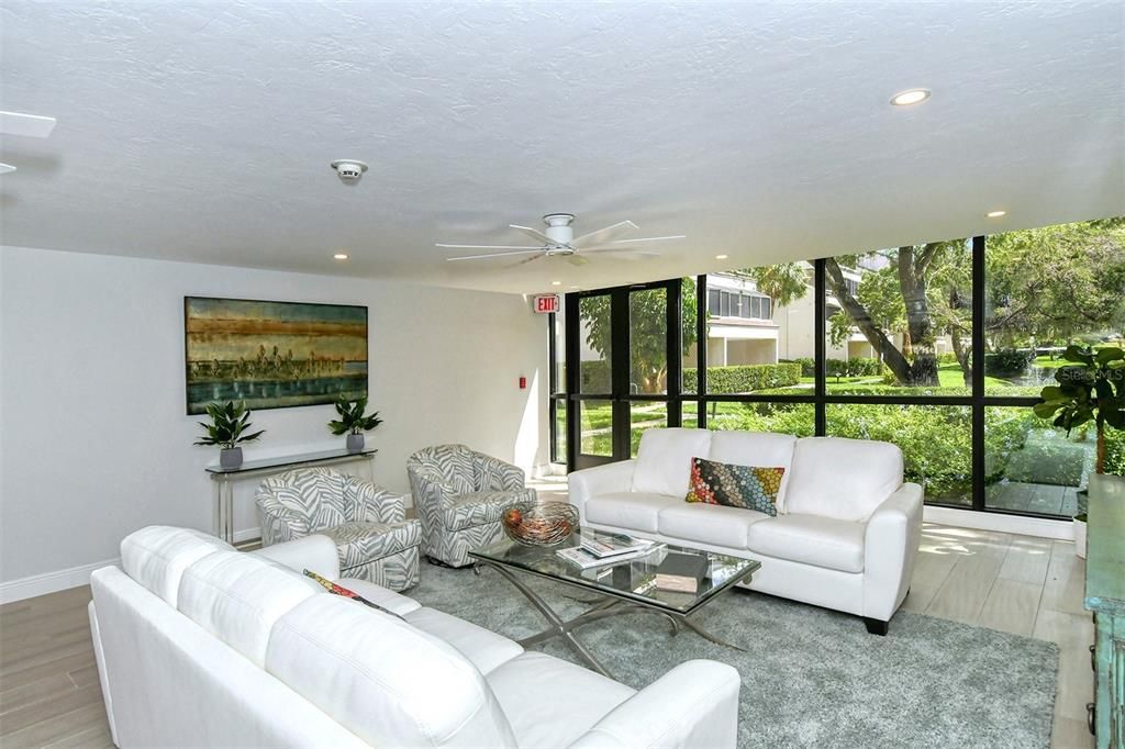 For Sale: $699,000 (2 beds, 2 baths, 1387 Square Feet)