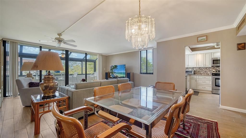 For Sale: $699,000 (2 beds, 2 baths, 1387 Square Feet)