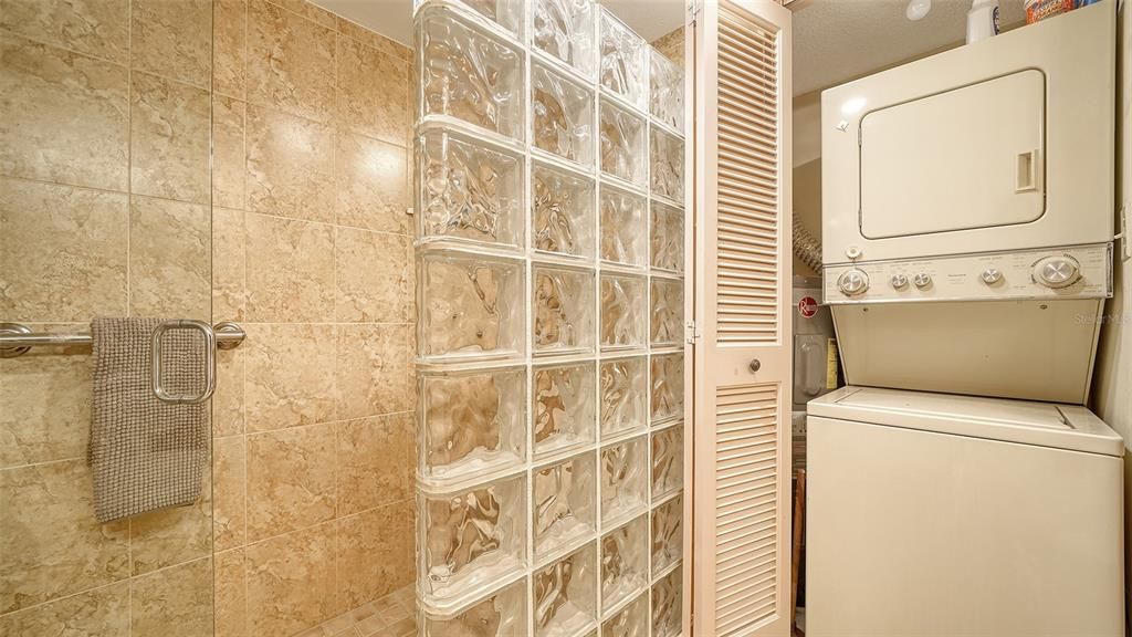 For Sale: $699,000 (2 beds, 2 baths, 1387 Square Feet)