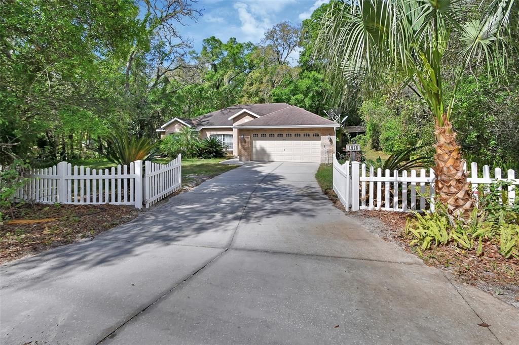 Recently Sold: $349,900 (3 beds, 2 baths, 1834 Square Feet)