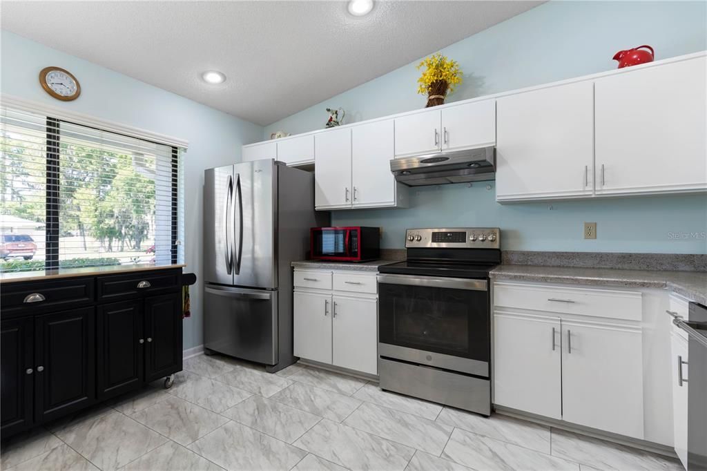 For Sale: $269,000 (2 beds, 2 baths, 1226 Square Feet)