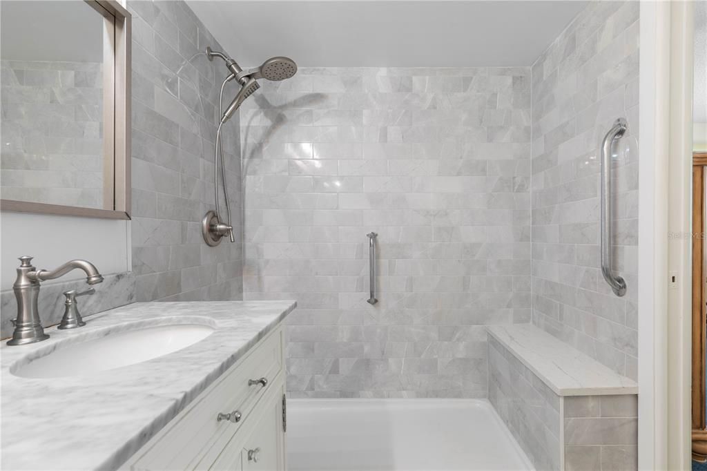 For Sale: $269,000 (2 beds, 2 baths, 1226 Square Feet)