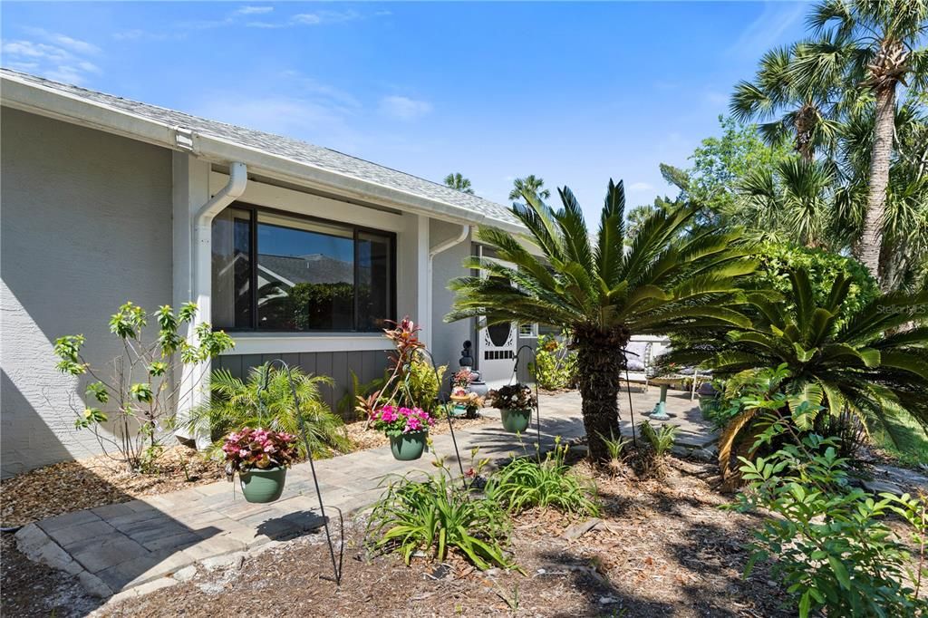 For Sale: $269,000 (2 beds, 2 baths, 1226 Square Feet)