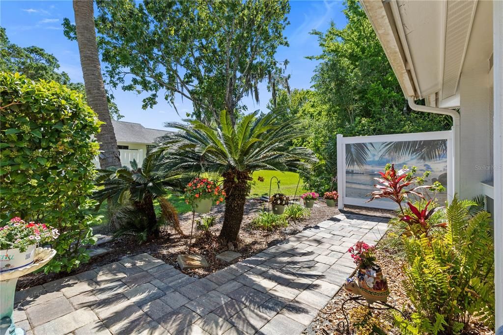 For Sale: $269,000 (2 beds, 2 baths, 1226 Square Feet)