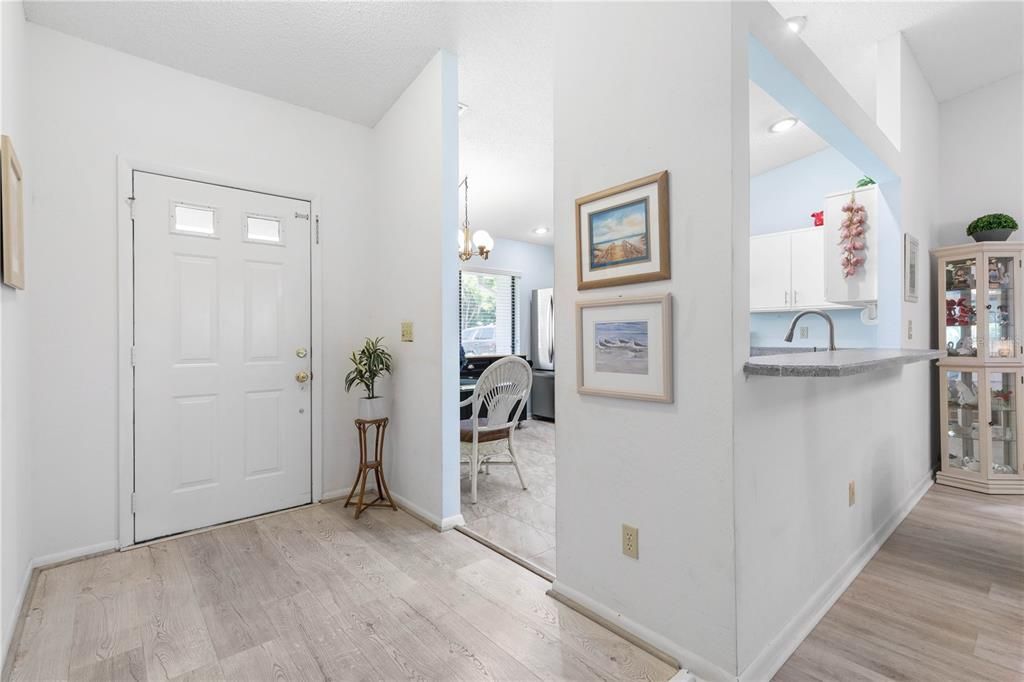 For Sale: $269,000 (2 beds, 2 baths, 1226 Square Feet)