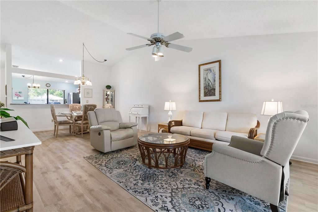 For Sale: $269,000 (2 beds, 2 baths, 1226 Square Feet)