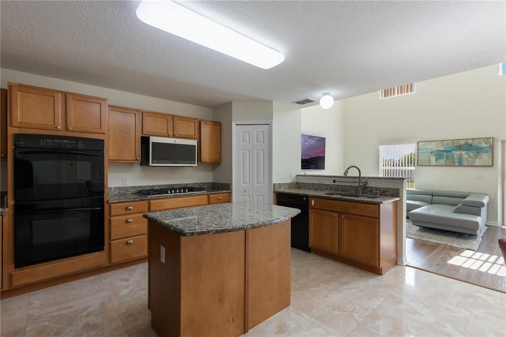 待售: $424,900 (4 贝兹, 3 浴室, 3022 平方英尺)