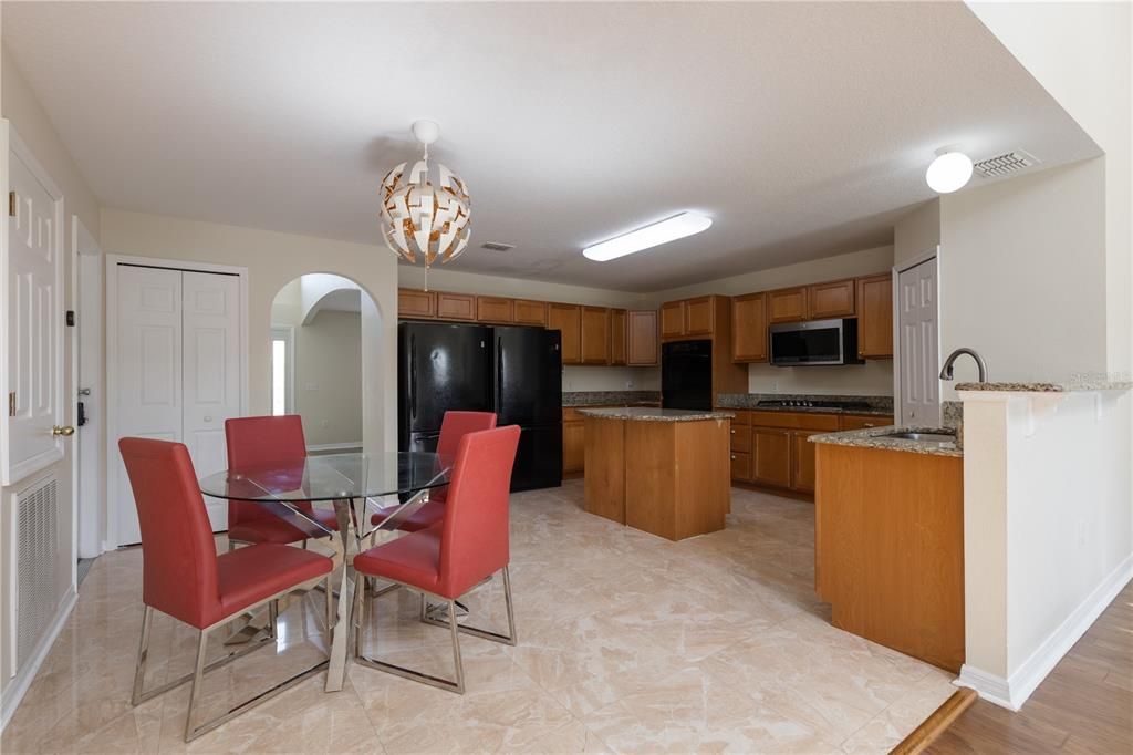 待售: $424,900 (4 贝兹, 3 浴室, 3022 平方英尺)