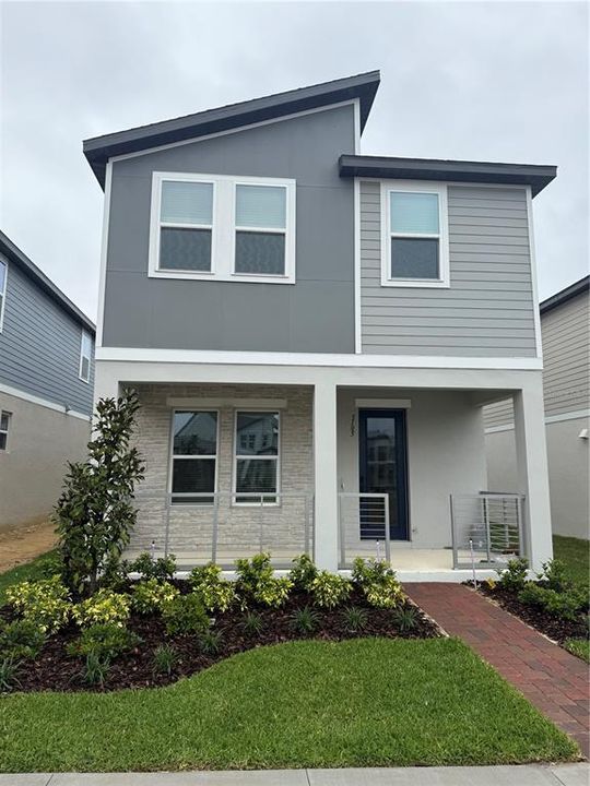 Recently Sold: $550,000 (3 beds, 2 baths, 1985 Square Feet)