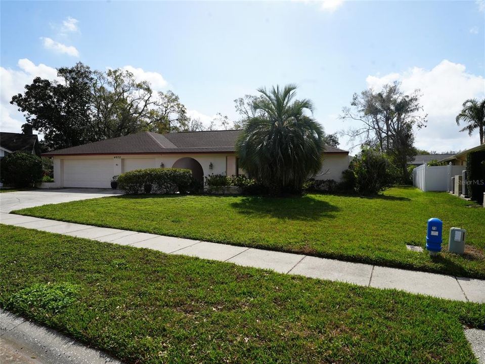 最近售出: $480,000 (4 贝兹, 3 浴室, 2925 平方英尺)