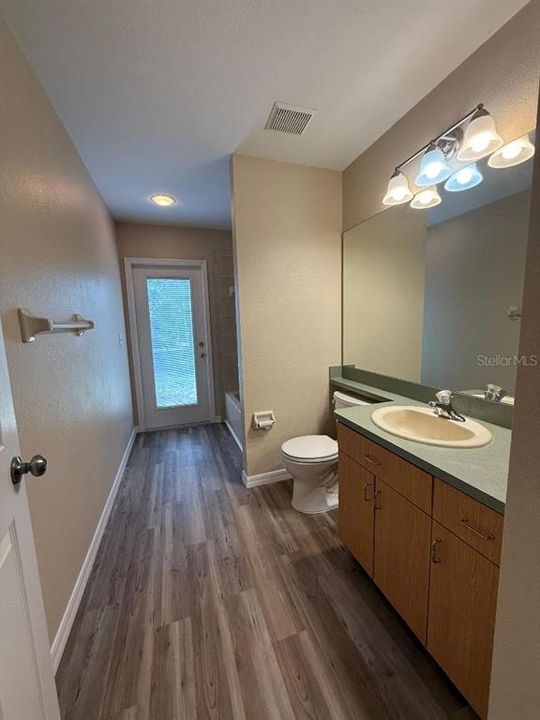 For Sale: $339,900 (3 beds, 2 baths, 1976 Square Feet)