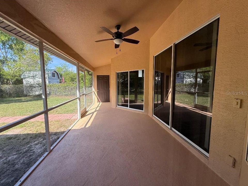 For Sale: $339,900 (3 beds, 2 baths, 1976 Square Feet)