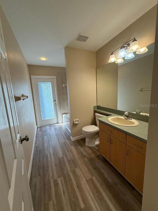 For Sale: $339,900 (3 beds, 2 baths, 1976 Square Feet)