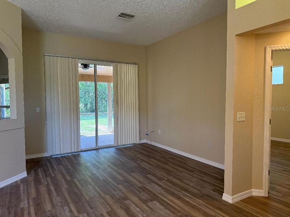 For Sale: $339,900 (3 beds, 2 baths, 1976 Square Feet)