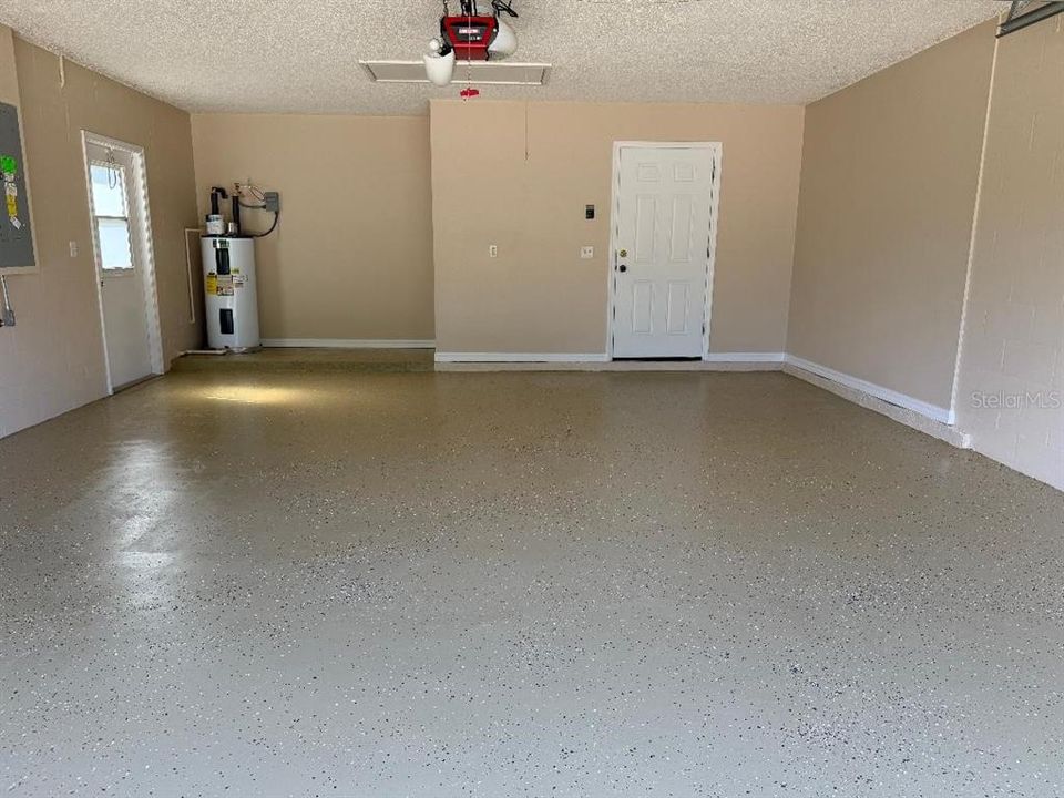 For Sale: $339,900 (3 beds, 2 baths, 1976 Square Feet)