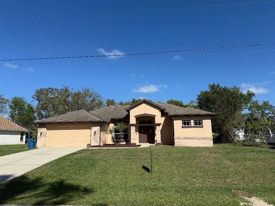 For Sale: $339,900 (3 beds, 2 baths, 1976 Square Feet)