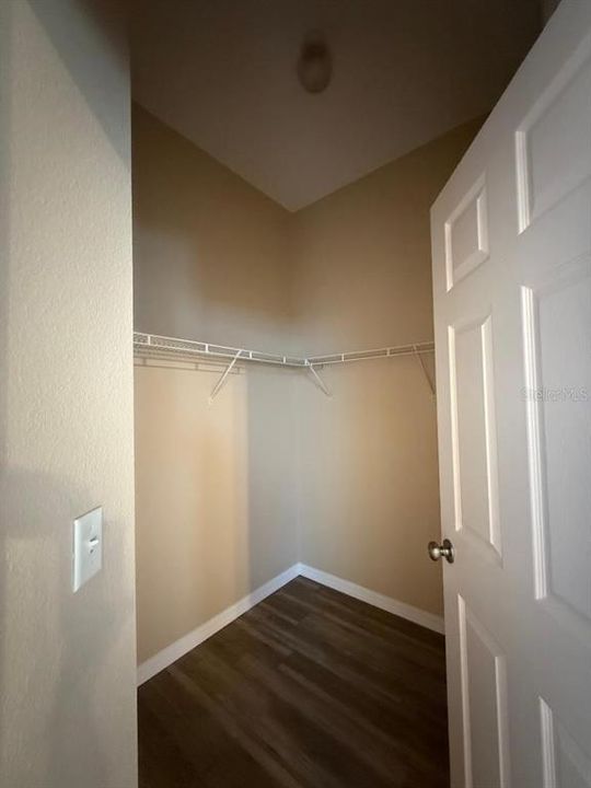 For Sale: $339,900 (3 beds, 2 baths, 1976 Square Feet)