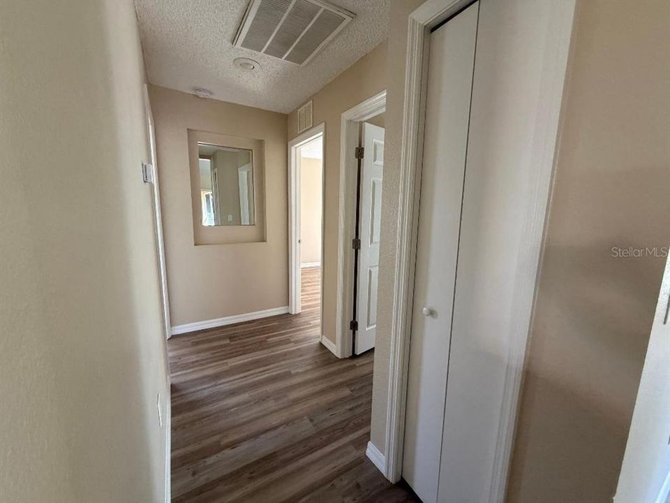 For Sale: $339,900 (3 beds, 2 baths, 1976 Square Feet)