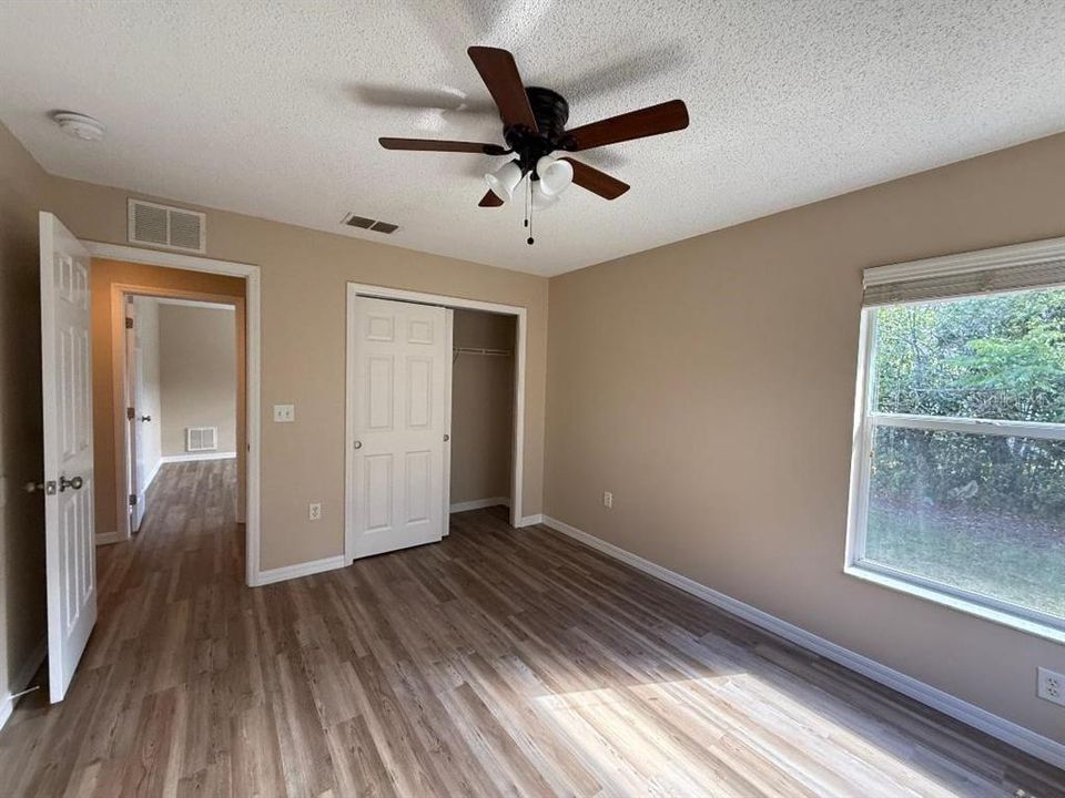 For Sale: $339,900 (3 beds, 2 baths, 1976 Square Feet)