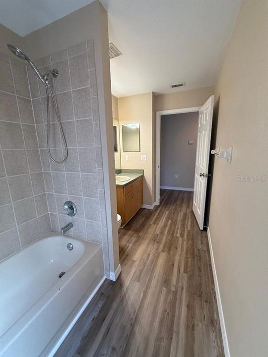 For Sale: $339,900 (3 beds, 2 baths, 1976 Square Feet)