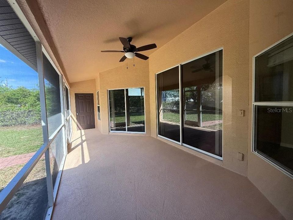 For Sale: $339,900 (3 beds, 2 baths, 1976 Square Feet)