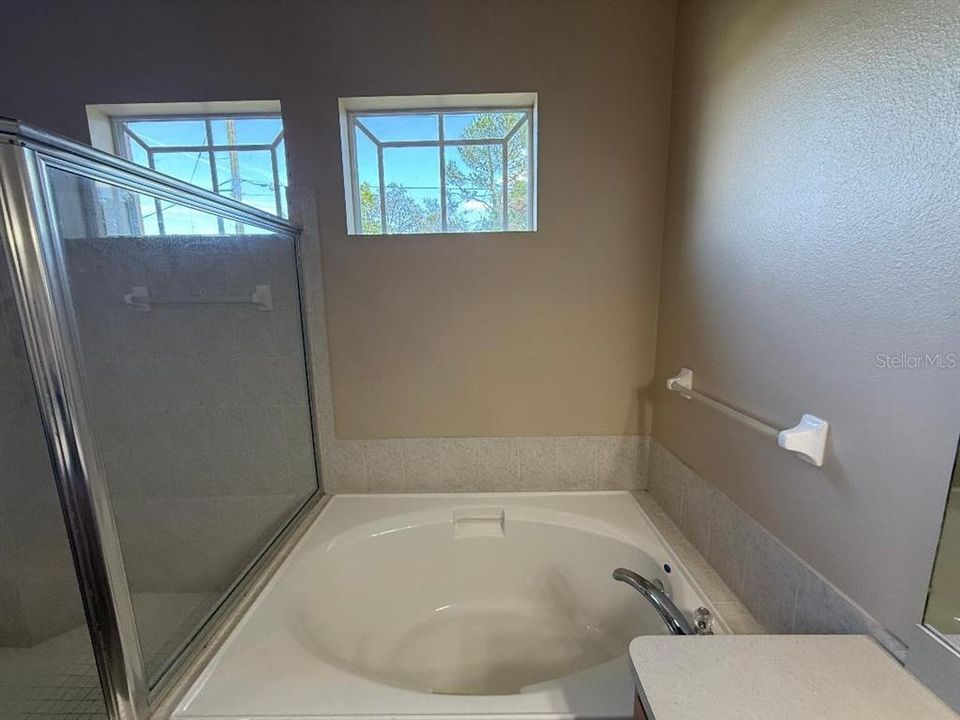 For Sale: $339,900 (3 beds, 2 baths, 1976 Square Feet)