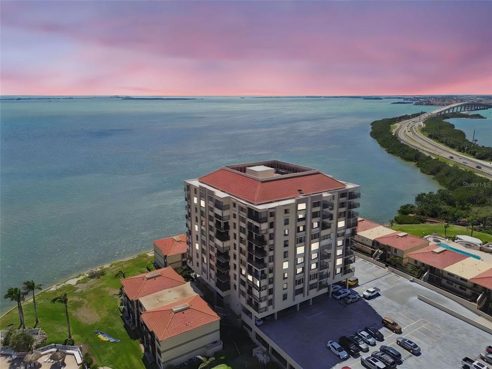 Recently Sold: $530,000 (2 beds, 2 baths, 1250 Square Feet)