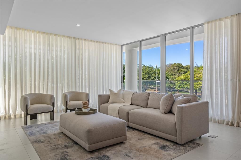 For Sale: $2,495,000 (3 beds, 3 baths, 2740 Square Feet)