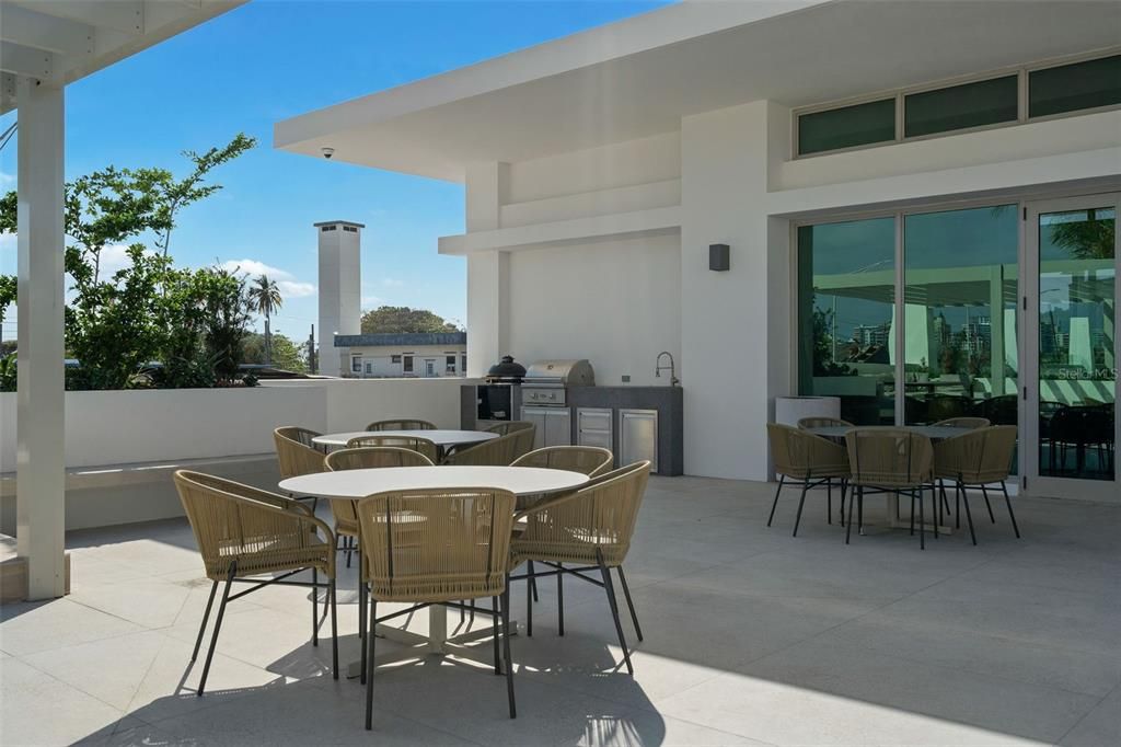 For Sale: $2,495,000 (3 beds, 3 baths, 2740 Square Feet)