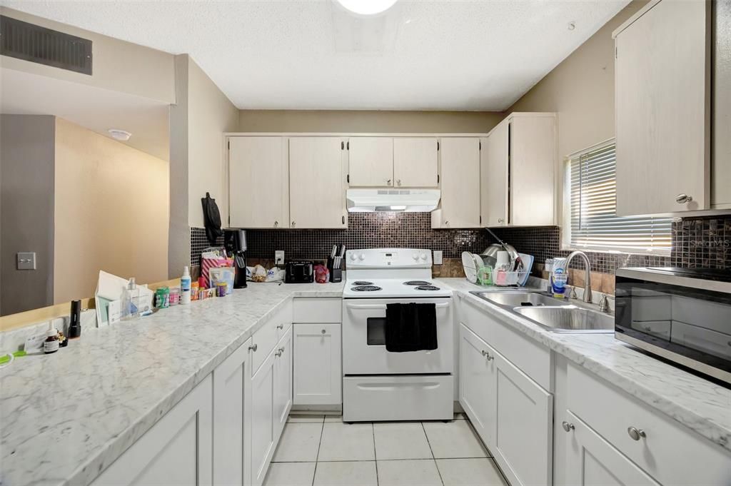 En Venta: $549,900 (3 camas, 0 baños, 2753 Pies cuadrados)