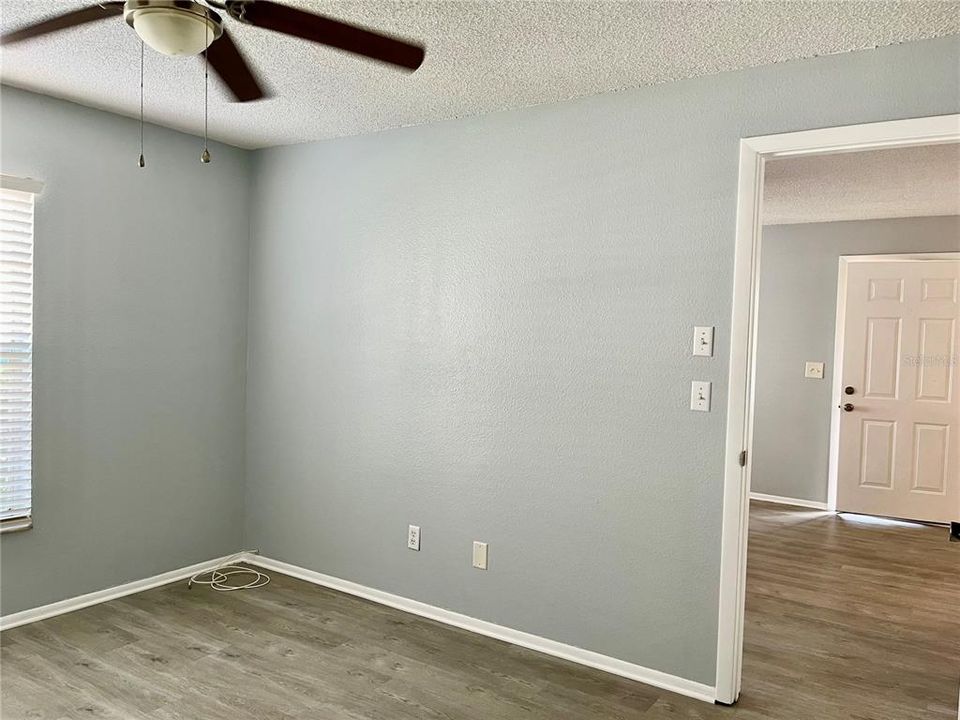 For Sale: $154,900 (1 beds, 1 baths, 570 Square Feet)