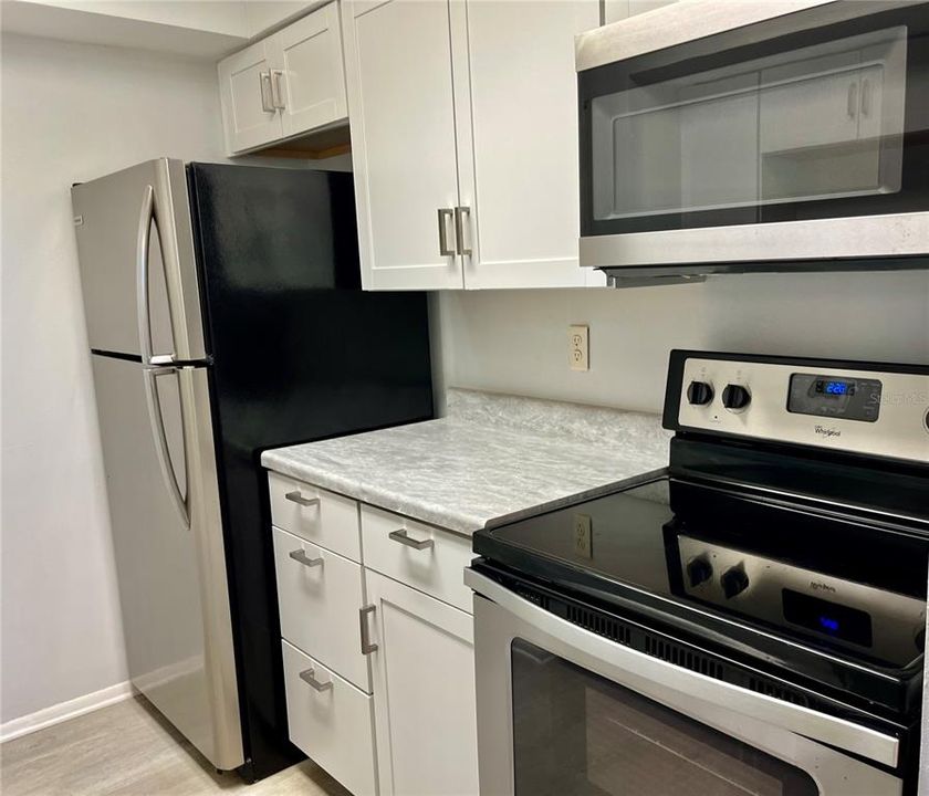 For Sale: $154,900 (1 beds, 1 baths, 570 Square Feet)